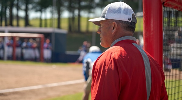 Sauceman collects 900th career win in sweep